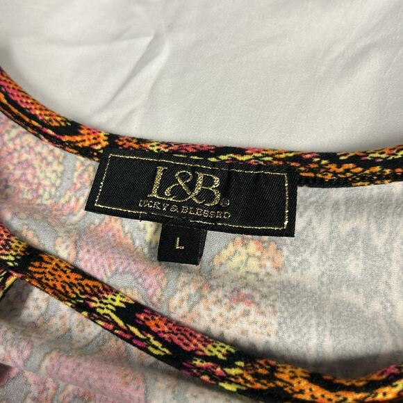 New Lucky & Blessed Animal Print Keyhole Neck Soft Stretchy Tee Women’s Size L - Picture 5 of 6